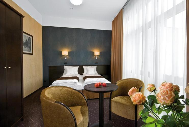 Hotel Senator